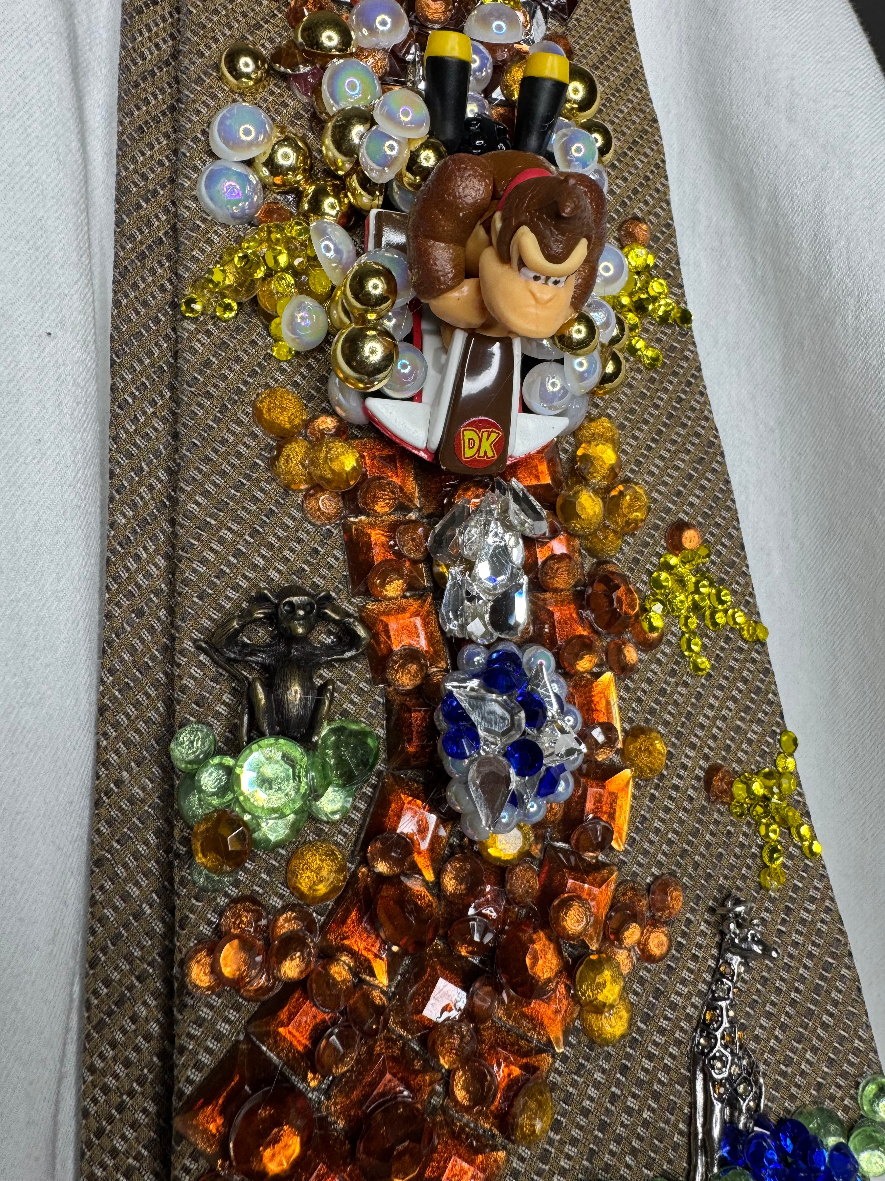 Beige Donkey Kong Throwing Blue Shell on DK Jungle Road Mirror 200cc Mario Kart Tie