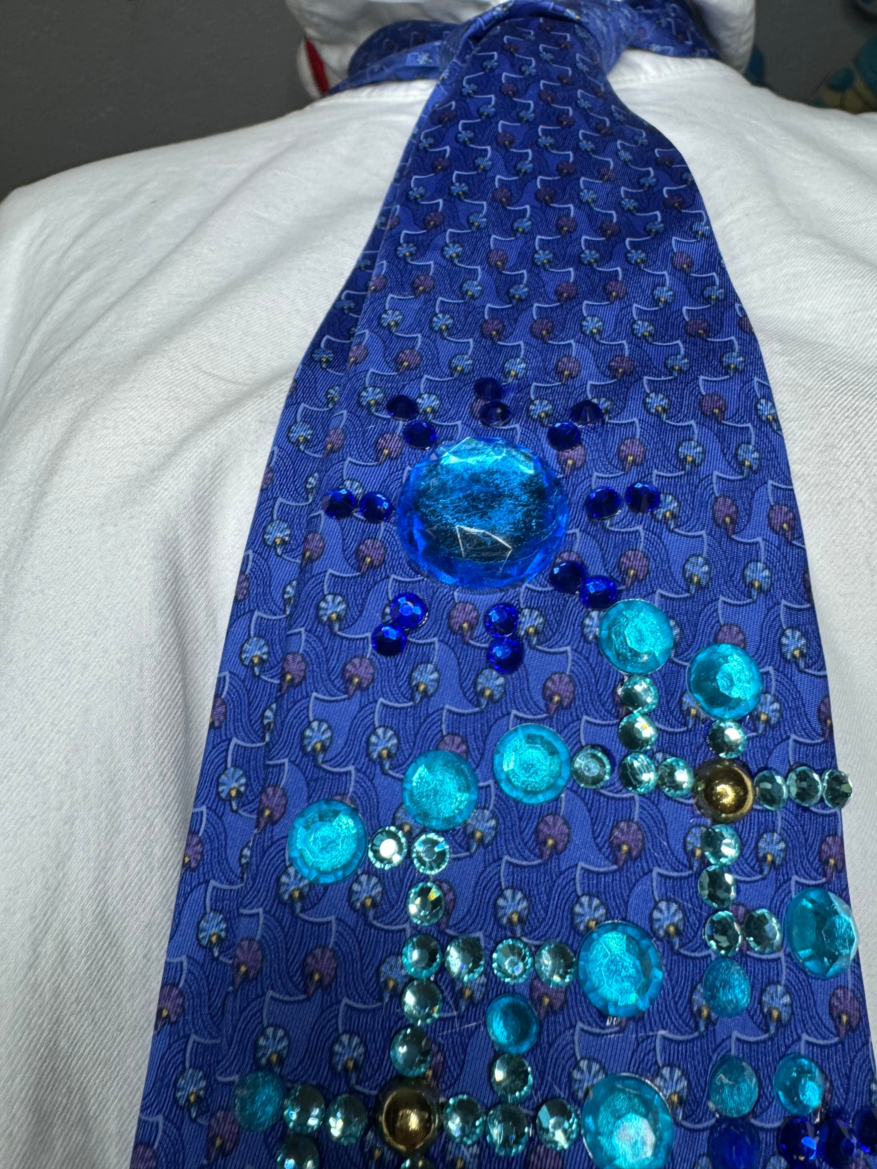 Deep Blue Aqua Droplets Tropical Treasure Box Royalty Tie