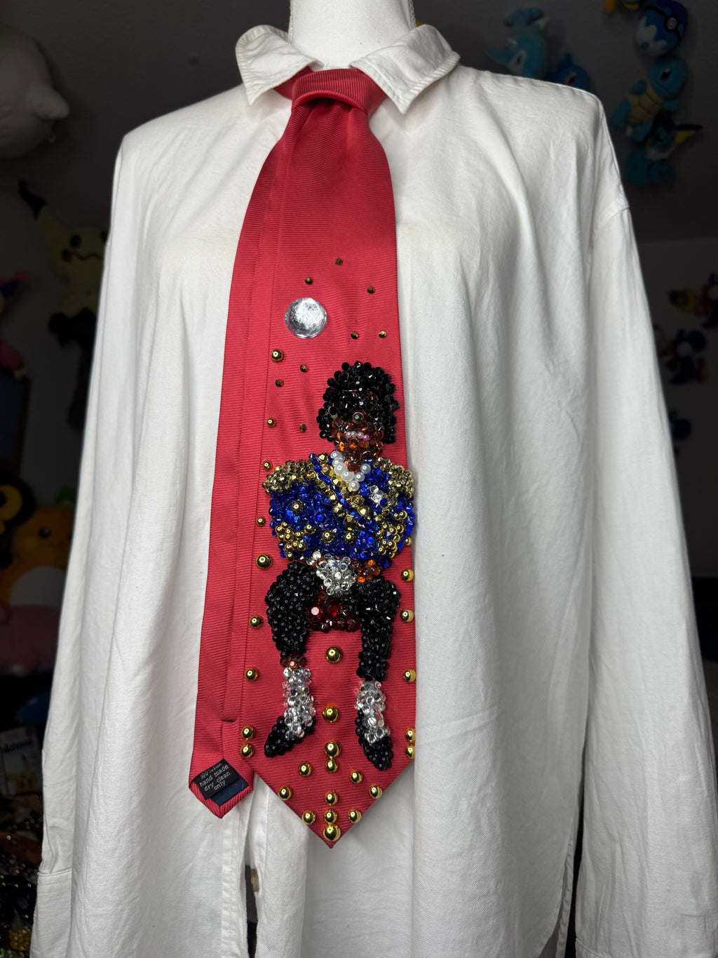 Red Michael Jackson Sitting Down On His Record Breaking Grammy Night 1984 Tie