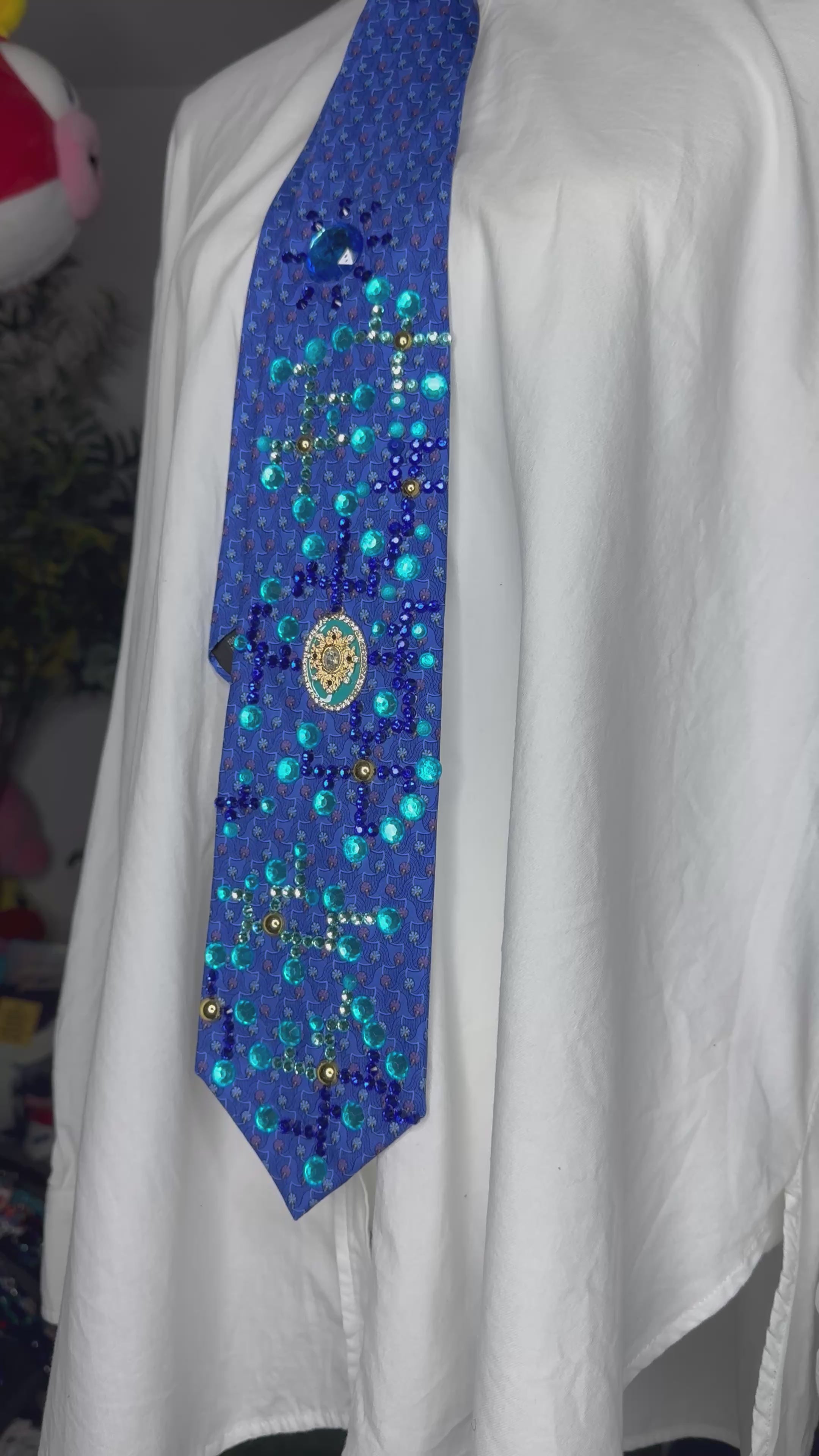 Deep Blue Aqua Droplets Tropical Treasure Box Royalty Tie